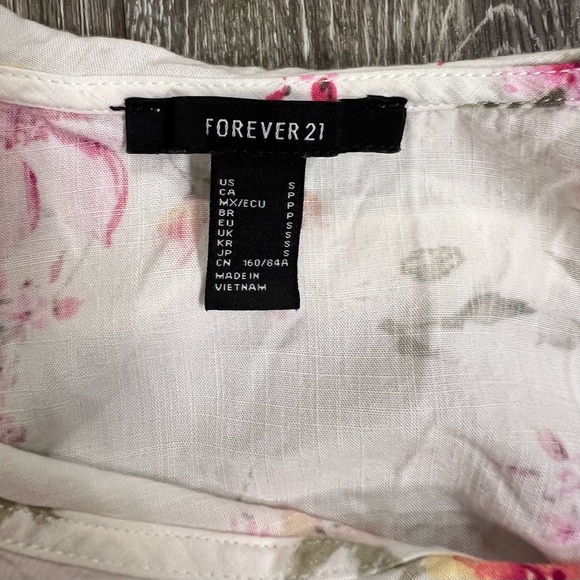 Forever 21 Floral Print Cropped Blouse - Picture 3 of 3